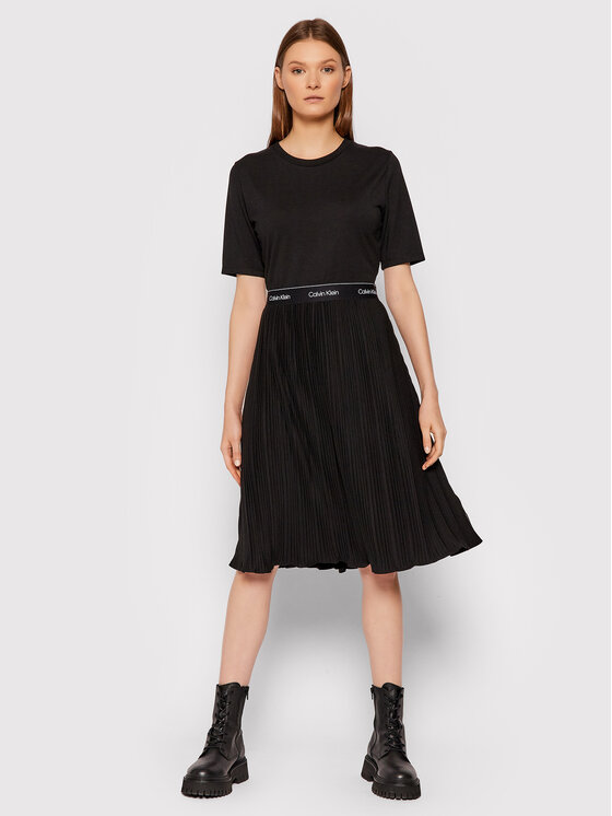 Calvin Klein Sukienka dzianinowa K20K203061 Czarny Regular Fit zdjęcie nr 2