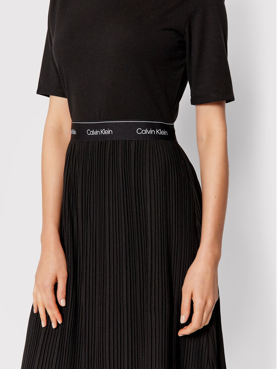 Calvin Klein Sukienka dzianinowa K20K203061 Czarny Regular Fit zdjęcie nr 4