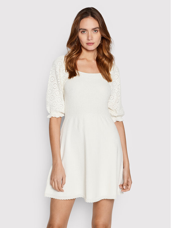 ONLY Sukienka dzianinowa Priscilla 15255613 Biały Regular Fit