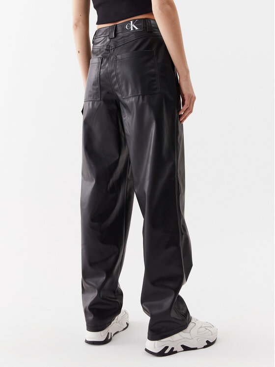 Calvin Klein Jeans Spodnie z imitacji skóry J20J221385 Czarny Regular Fit zdjęcie nr 4
