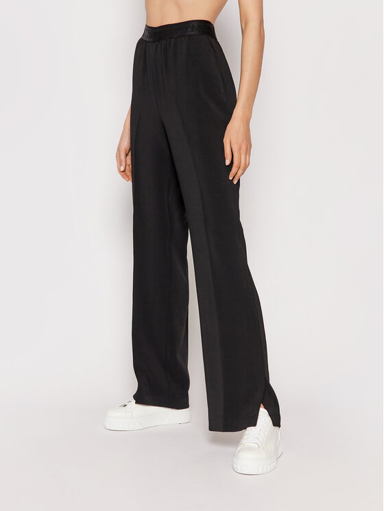 Calvin Klein Spodnie materiałowe Travel K20K202999 Czarny Regular Fit
