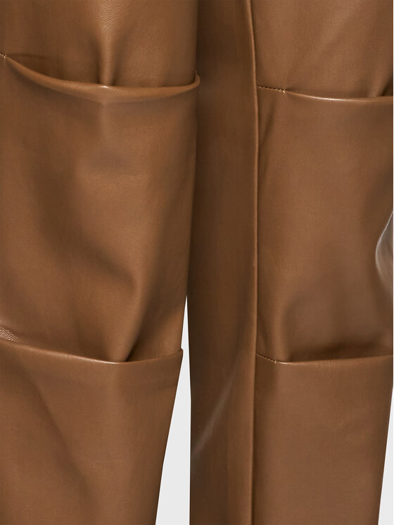 NA-KD Spodnie z imitacji skóry 1018-009353-1408-581 Brązowy Regular Fit zdjęcie nr 3